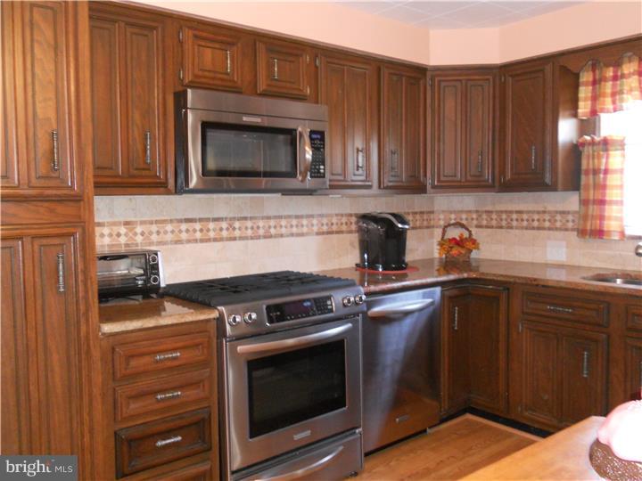 1005 Edgewood Drive Springfield, PA 19064 - Photo 8 of 21 Kitchen