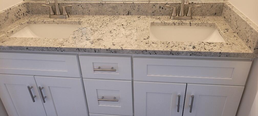 7474 Igou Gap Road Chattanooga, TN 37421 - Photo 19 of 35 Jack & Jill Bath