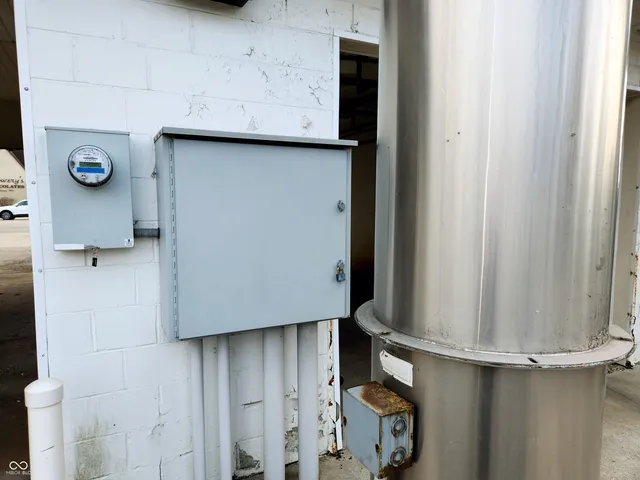 $129,900 | 6260 West Kilgore Avenue, Yorktown, IN 47304