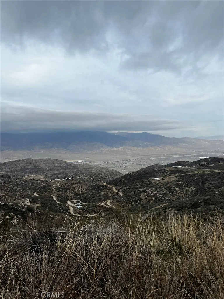 7 Horse Trail Road Banning, CA 92220 - Photo 1 of 2 a view of city and ocean