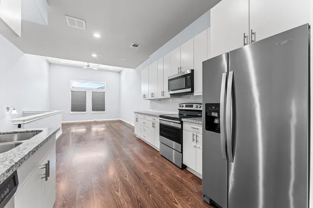 $1,950 | 18841 Elegance Ave Spring, Spring, TX 77379