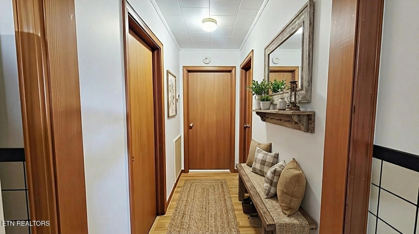1585 Hill Road Newport, TN 37821 - Photo 11 of 25 HALLWAY S