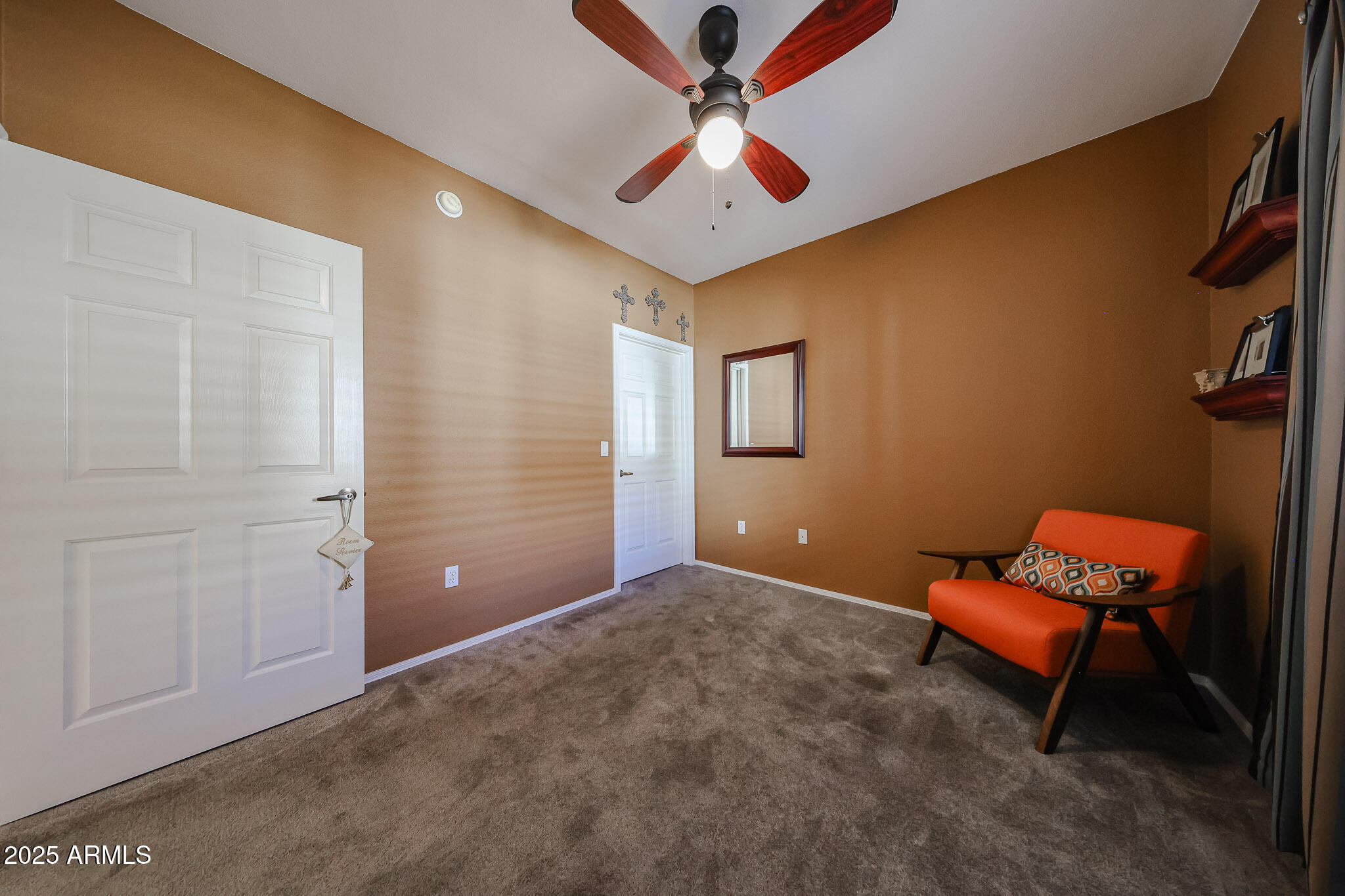 920 East Devonshire Avenue, Unit 4001 Phoenix, AZ 85014 - Photo 14 of 38 a room with furniture and air conditioner