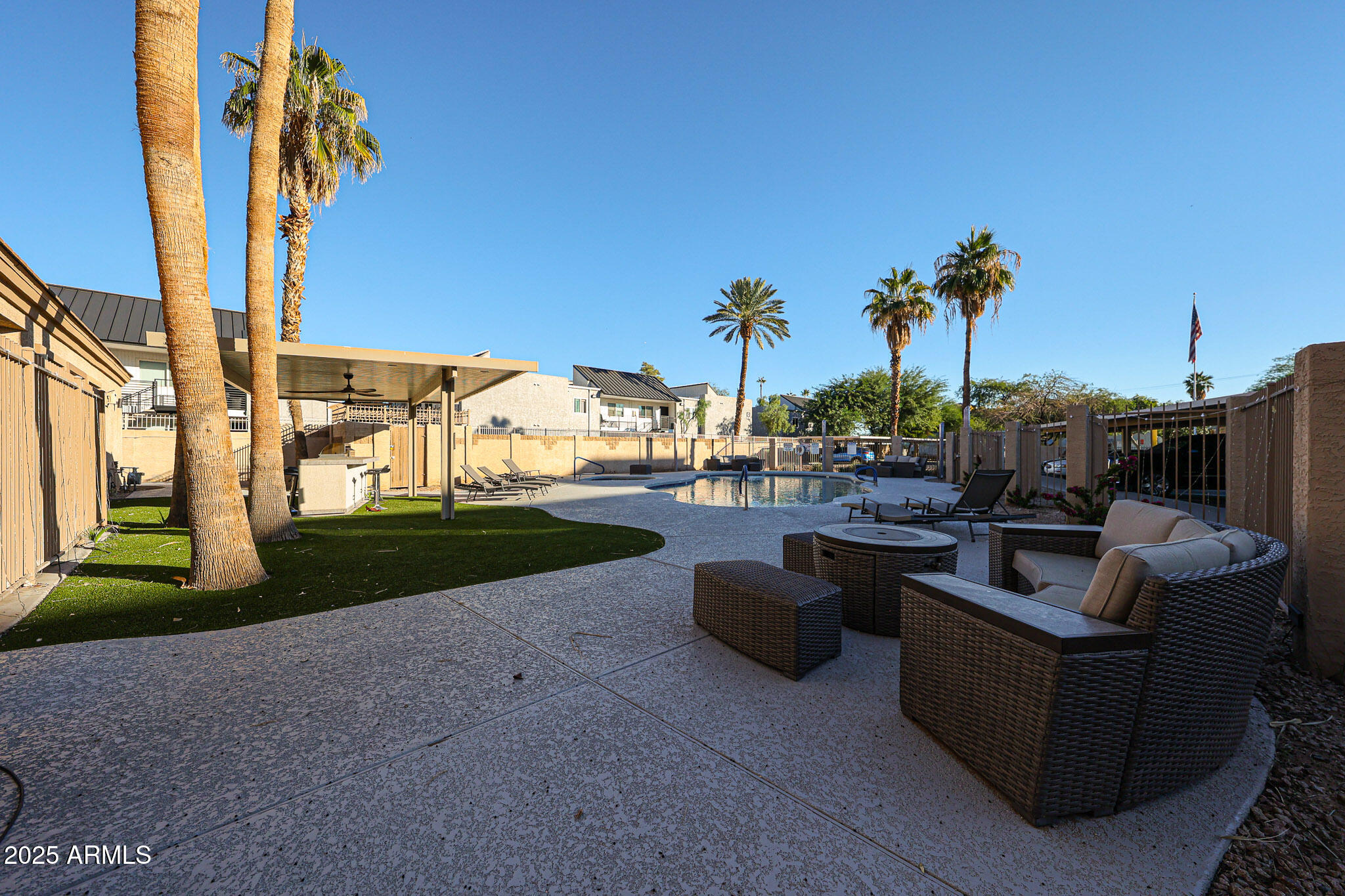 920 East Devonshire Avenue, Unit 4001 Phoenix, AZ 85014 - Photo 37 of 38 a view of outdoor space with seating area