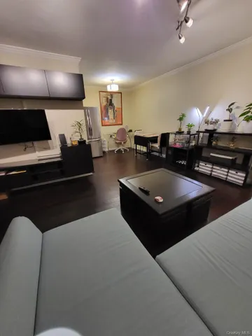 $290,000 | 17-52 166th Street, Unit 4193 | Clearview