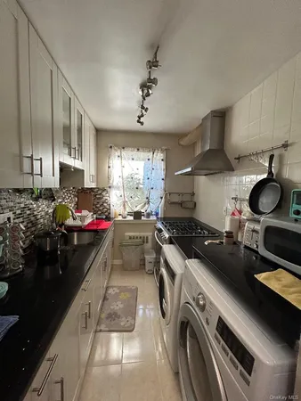 $288,000 | 17-52 166th Street, Unit 4193 | Clearview