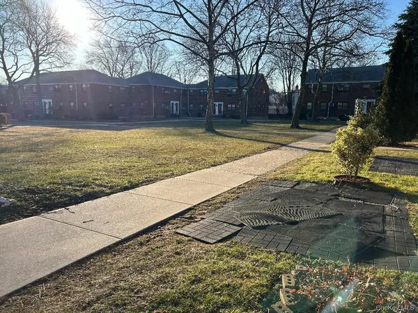 $288,000 | 17-52 166th Street, Unit 4193 | Clearview