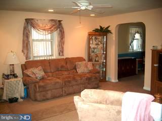 4063 Lasher Road Drexel Hill, PA 19026 - Photo 2 of 6 Gallery Image 2