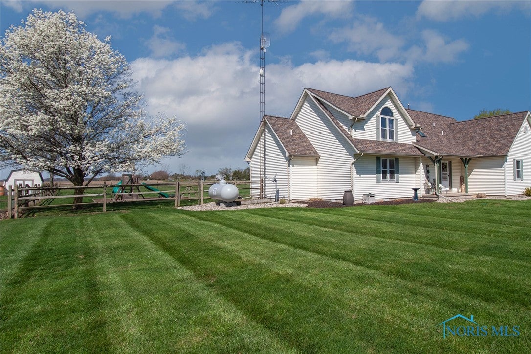 556 South Lathrop Road Swanton, OH 43558 - Photo 37 of 45 Yes, the grass and those mower lines are real!