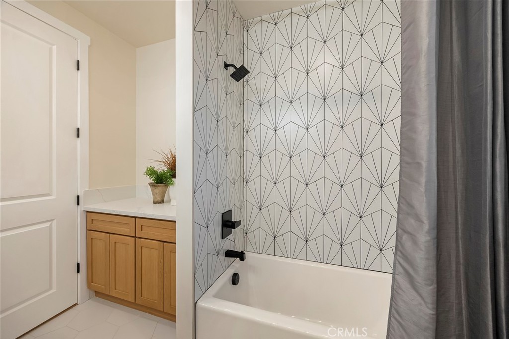 1560 Elliott Road Paradise, CA 95969 - Photo 25 of 50 a bathroom with a bathtub and shower