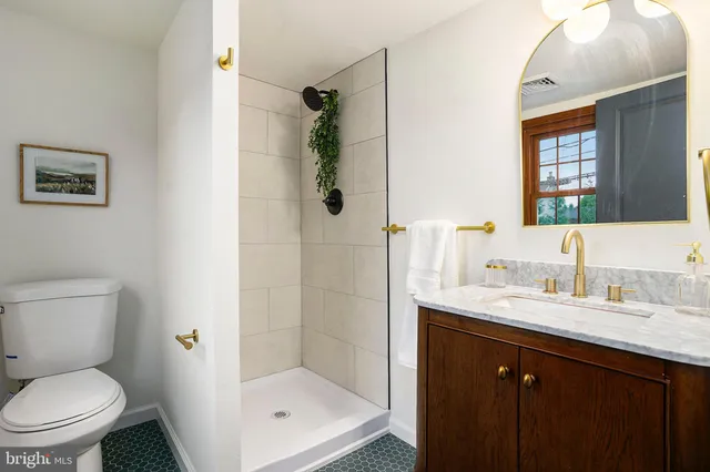 $520,000 | 1237 West King Road, Malvern, PA 19355