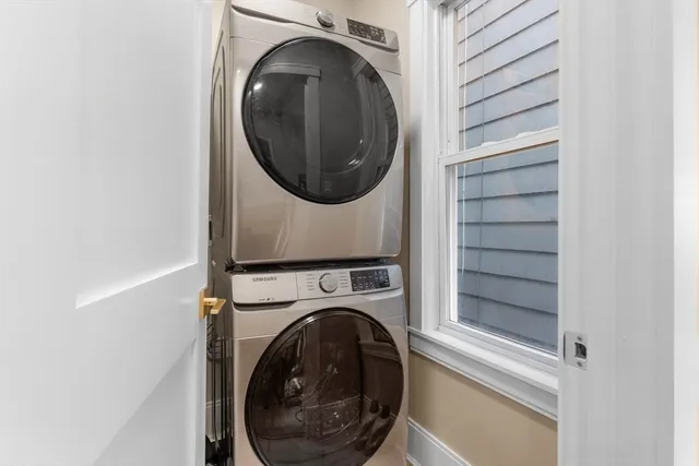 a close up view of a washer and dryer