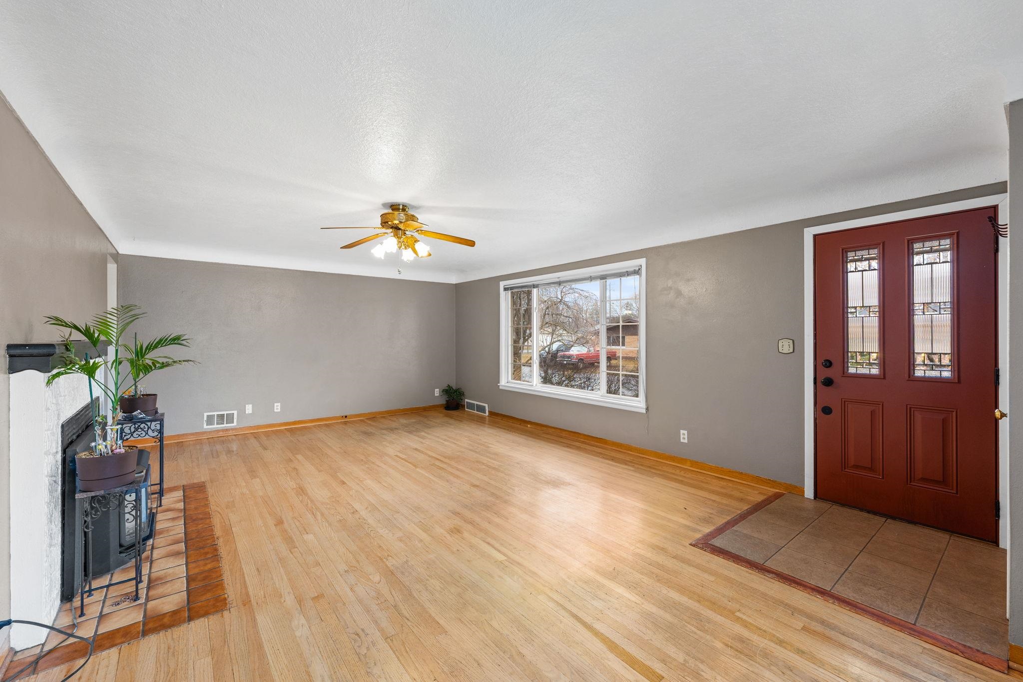 2808 North Laura Road Millwood, WA 99212 - Photo 5 of 31 Gallery Image 5