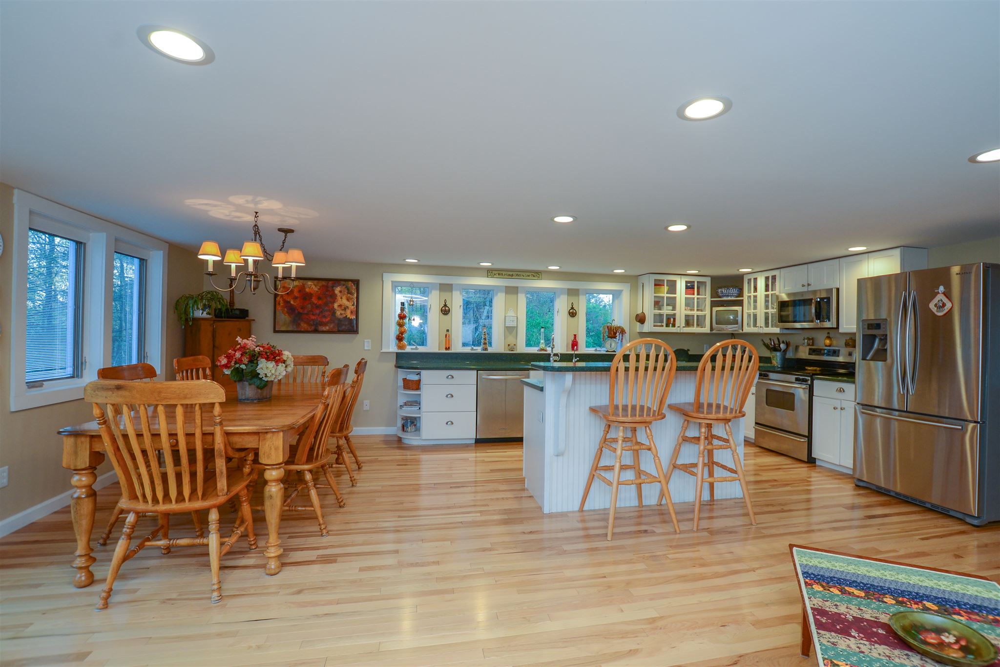 124 South Road Kensington, NH 03833 - Photo 9 of 40