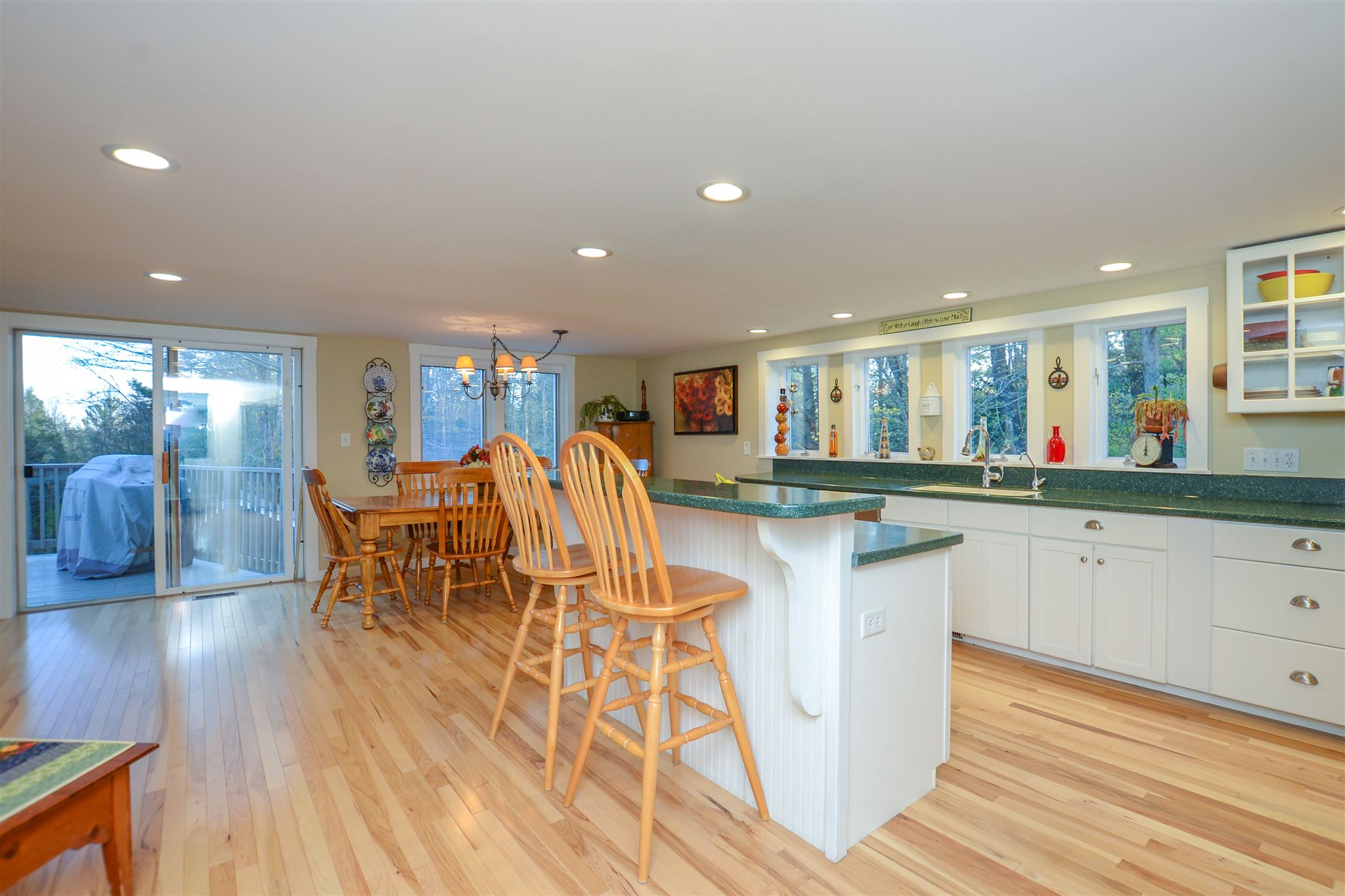 124 South Road Kensington, NH 03833 - Photo 10 of 40