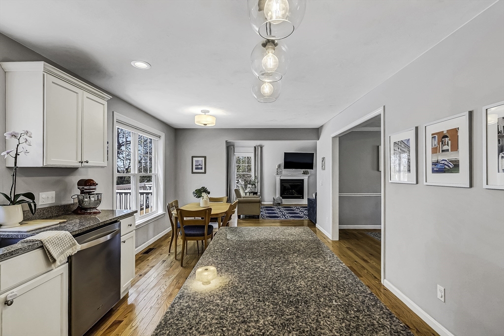 82 Hampton Street Auburn, MA 01501 - Photo 14 of 41