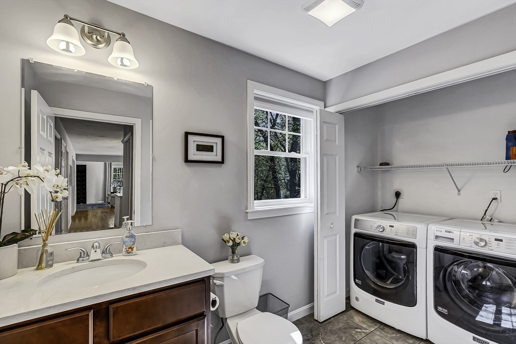 82 Hampton Street Auburn, MA 01501 - Photo 17 of 41