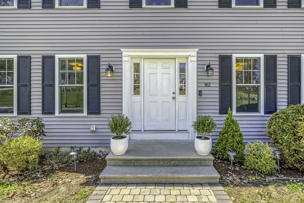 82 Hampton Street Auburn, MA 01501 - Photo 2 of 41