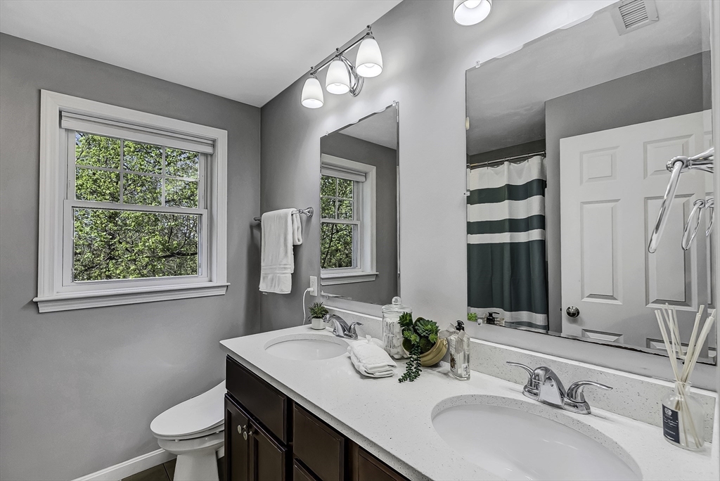 82 Hampton Street Auburn, MA 01501 - Photo 24 of 41