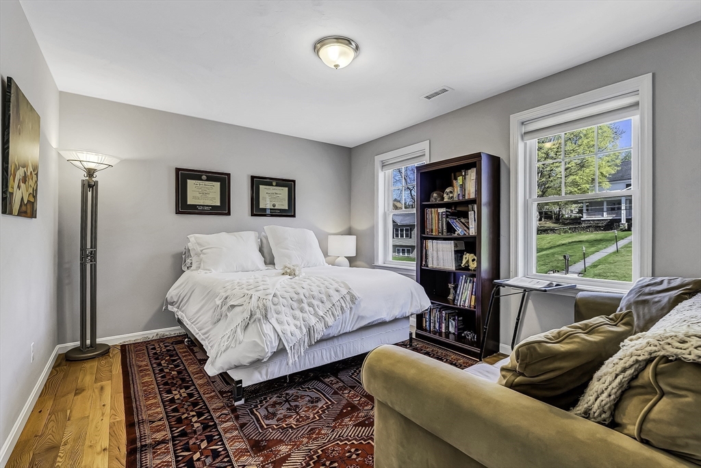 82 Hampton Street Auburn, MA 01501 - Photo 25 of 41