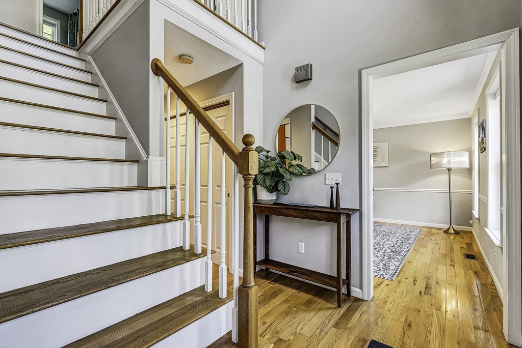 82 Hampton Street Auburn, MA 01501 - Photo 3 of 41