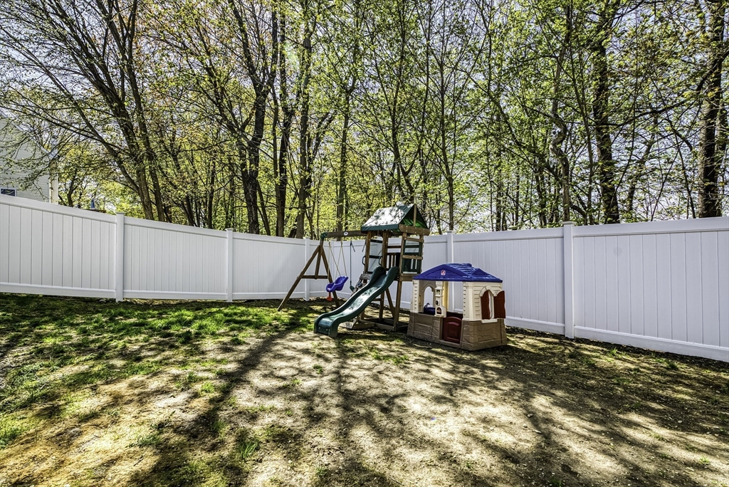 82 Hampton Street Auburn, MA 01501 - Photo 34 of 41