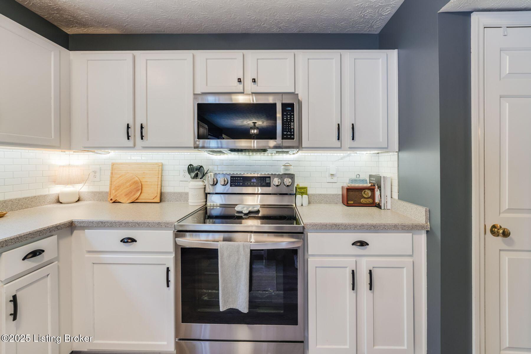 14229 Academy Ridge Boulevard Louisville, KY 40245 - Photo 10 of 36 photo_online_010