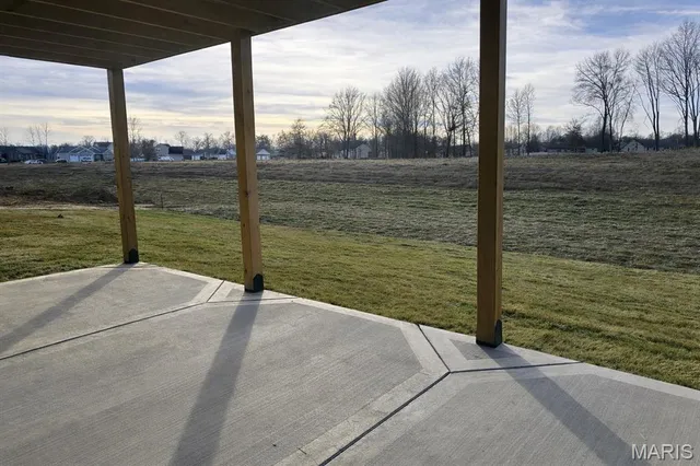 $545,000 | 621 Glendale Drive, Troy, IL 62294