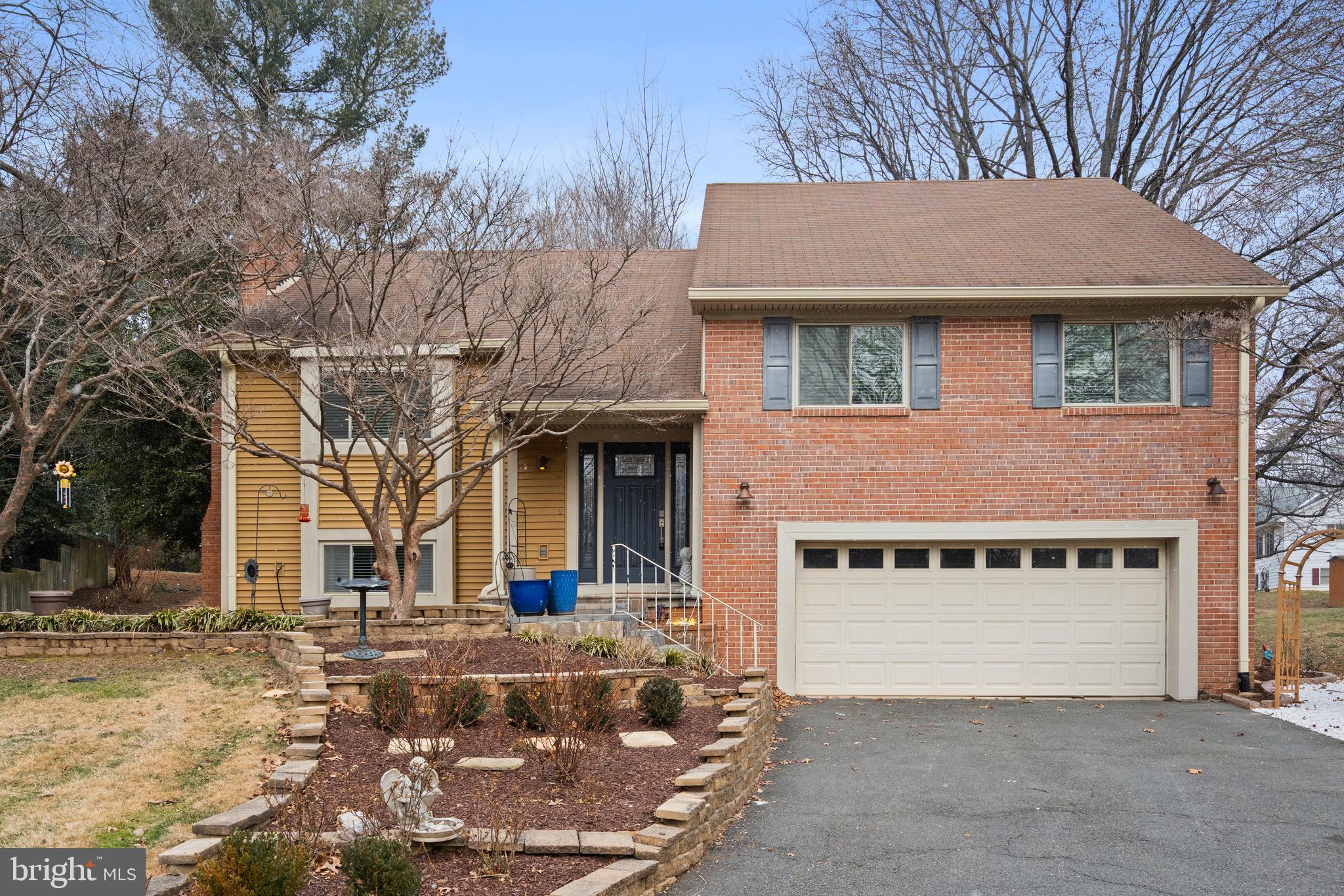 1952 Weybridge Lane Reston, VA 20191 - Photo 2 of 51 Gallery Image 2