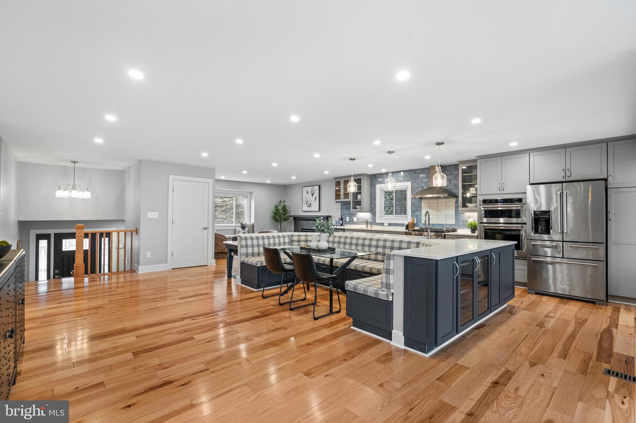 1952 Weybridge Lane Reston, VA 20191 - Photo 8 of 51 Gallery Image 8