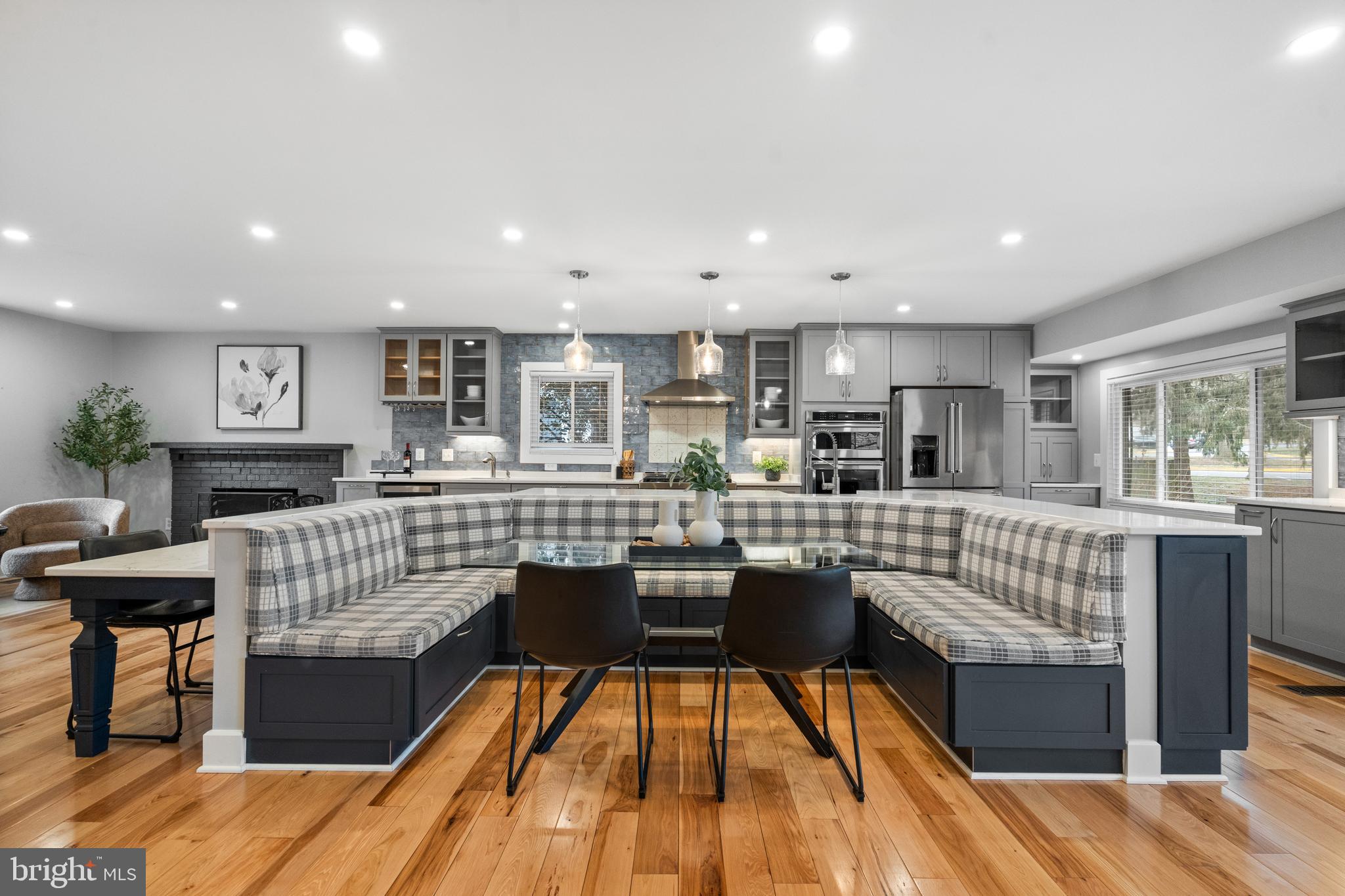 1952 Weybridge Lane Reston, VA 20191 - Photo 9 of 51 Gallery Image 9