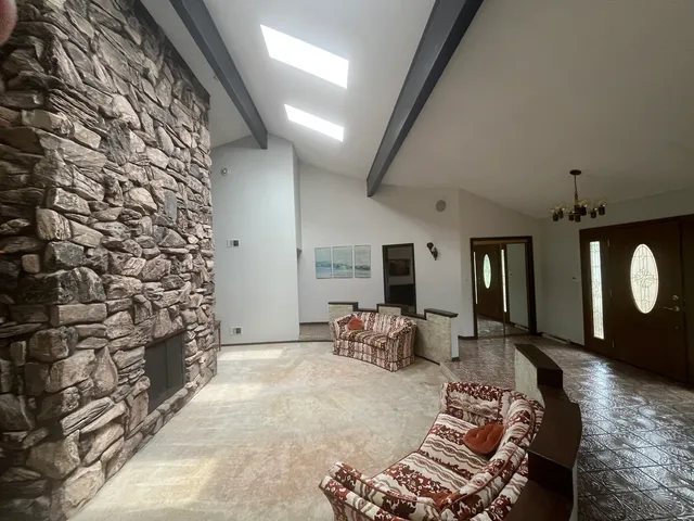 $599,000 | 10S220 Hampshire Lane West, Willowbrook, IL 60527