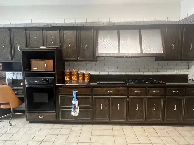 $599,000 | 10S220 Hampshire Lane West, Willowbrook, IL 60527