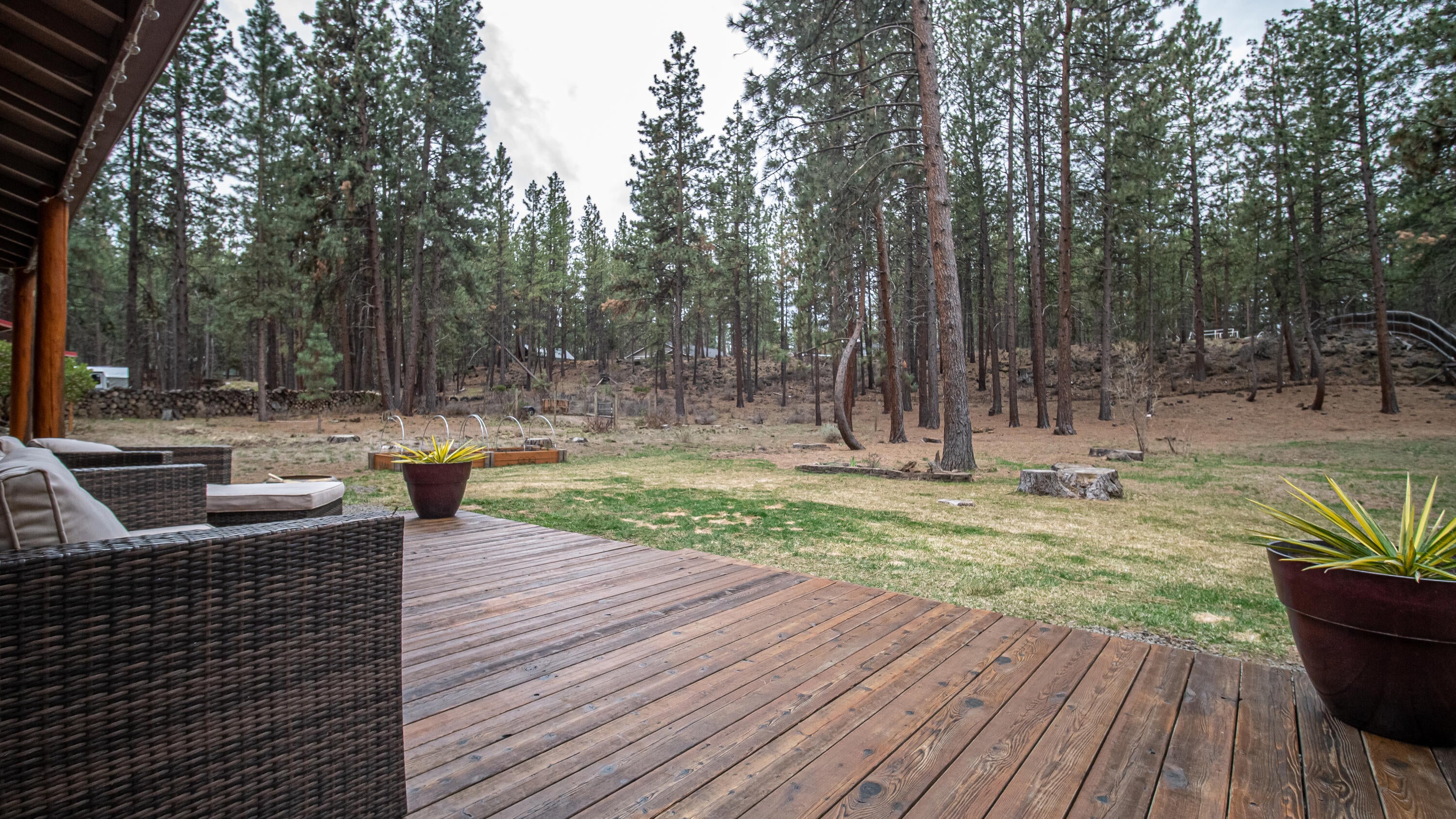 60129 Agate Road Bend, OR 97702 - Photo 32 of 41 Newly stained deck
