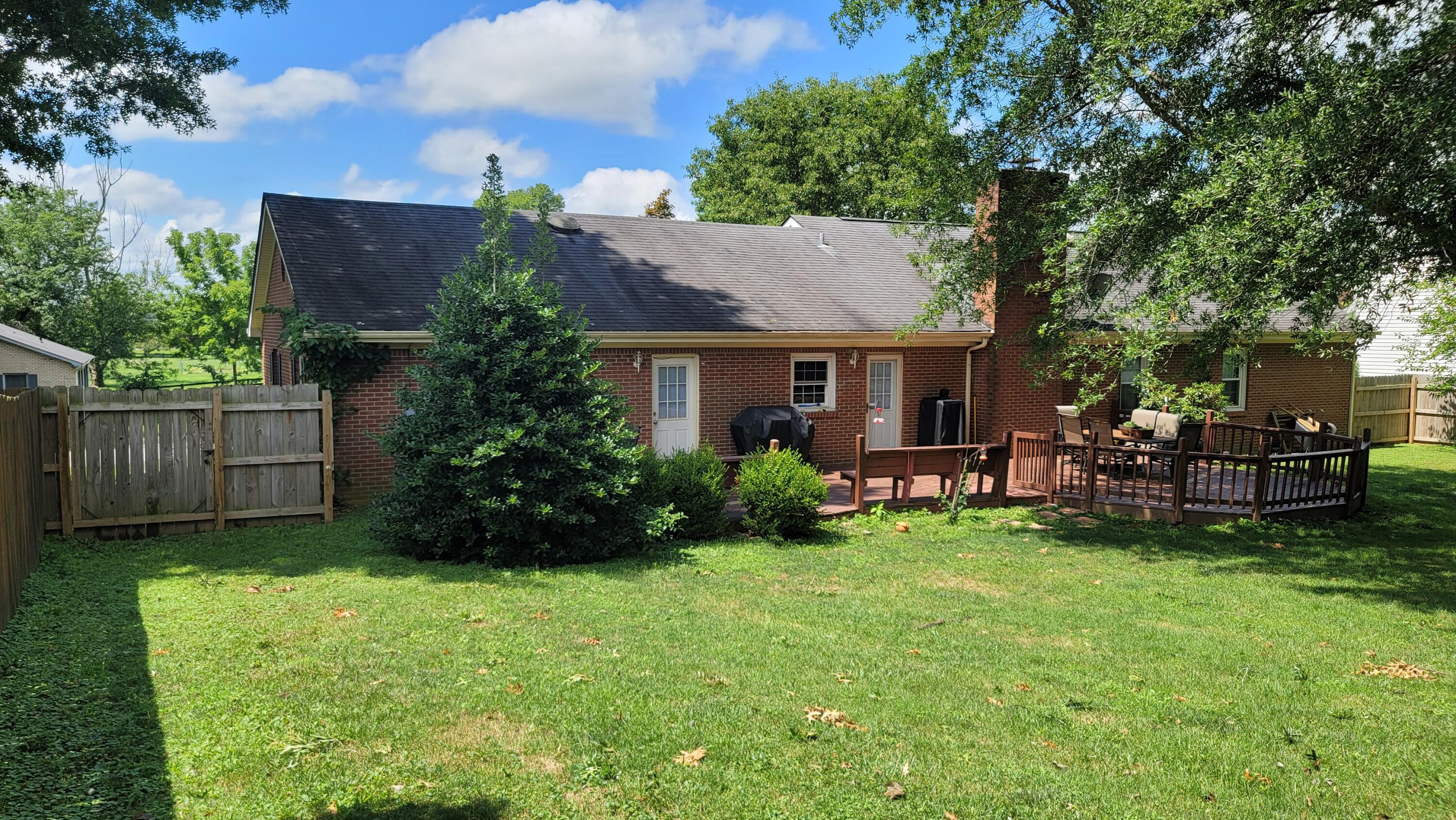 203 Lamond Ruelle Winchester, KY 40391 - Photo 5 of 17 20220710_120503