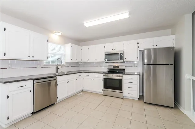 $2,450 | 421 Hamilton Lane, Grain Valley, MO 64029