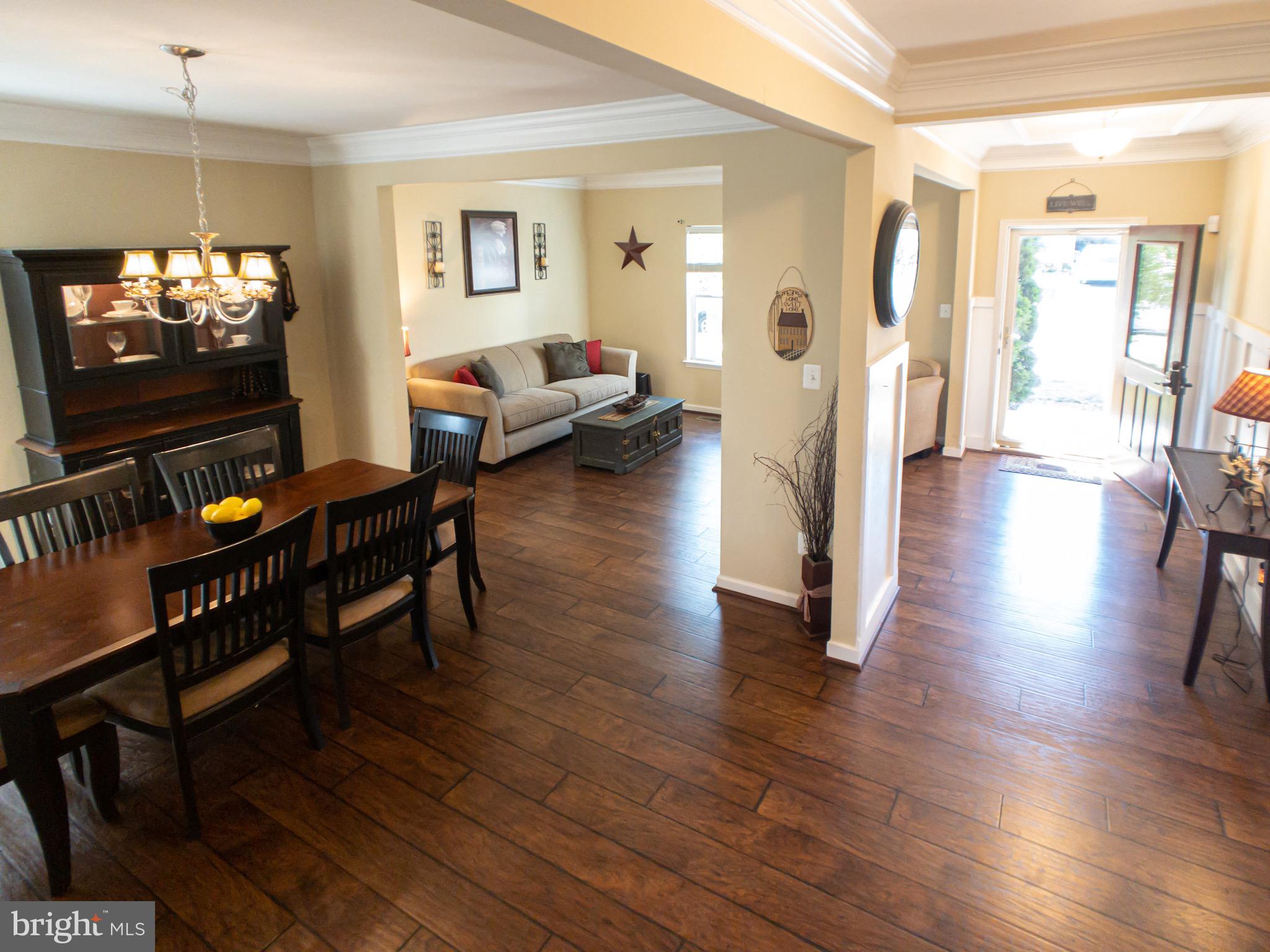 3316 Boathouse Road Warrenton, VA 20187 - Photo 12 of 40 Living/Dining Room