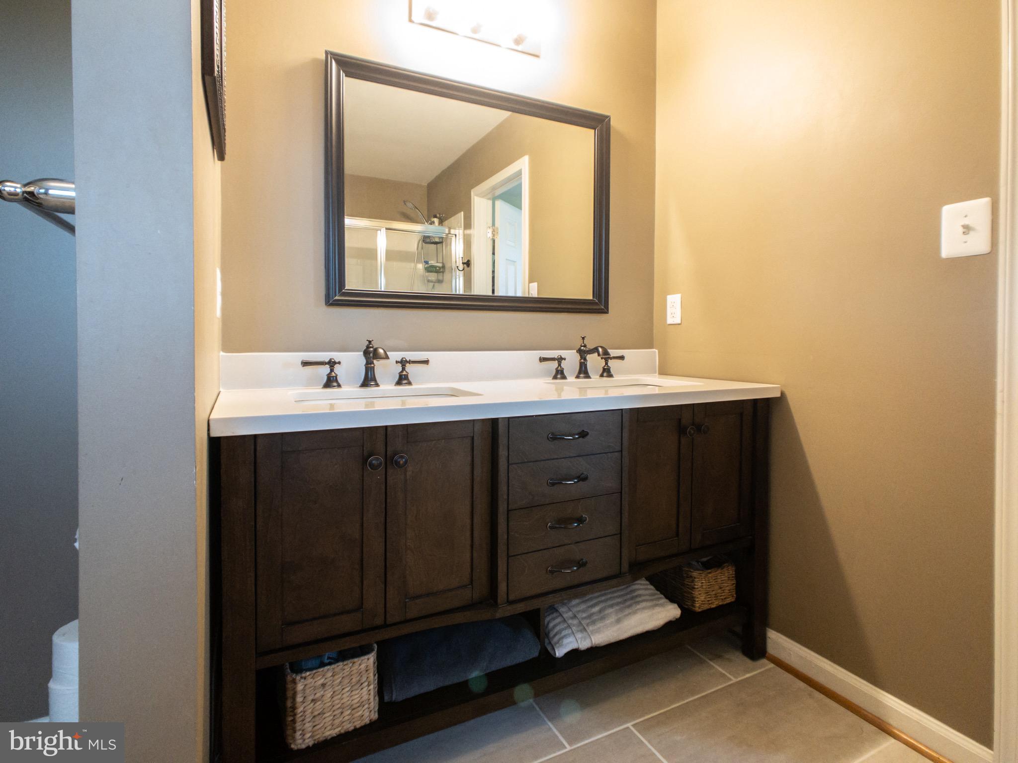3316 Boathouse Road Warrenton, VA 20187 - Photo 30 of 40 Master Bathroom