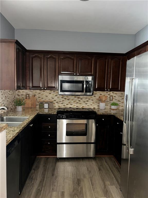 1502 River Green Drive Northwest Atlanta, GA 30327 - Photo 2 of 19