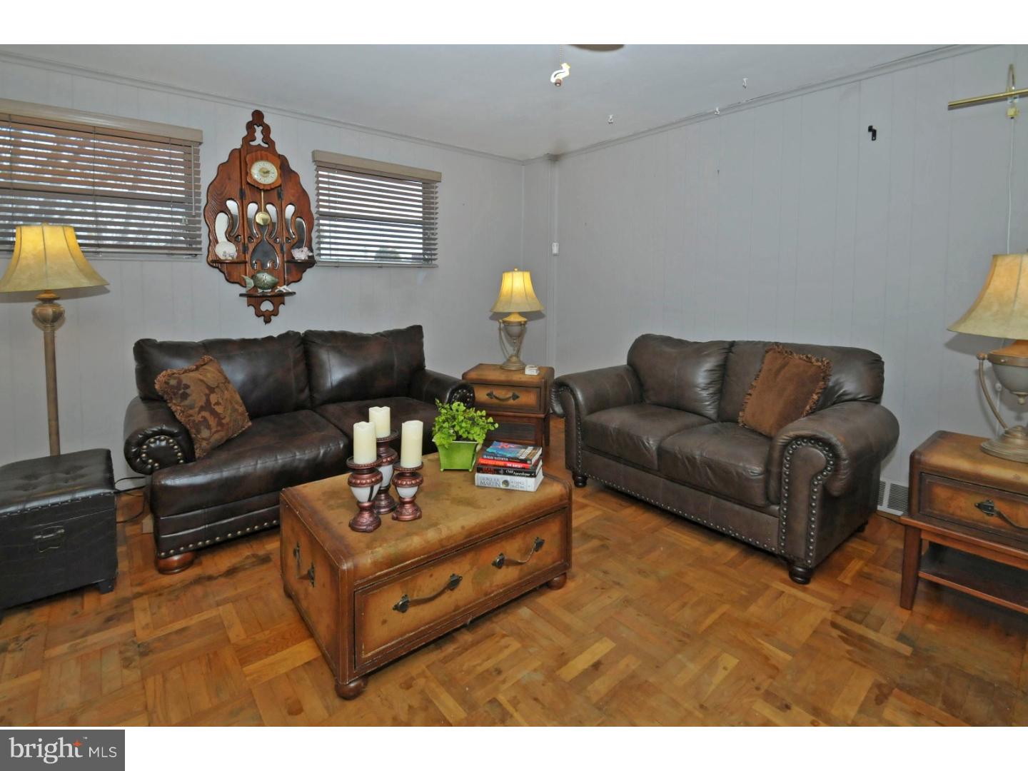 2827 Sebring Road Philadelphia, PA 19152 - Photo 5 of 25 Living Room