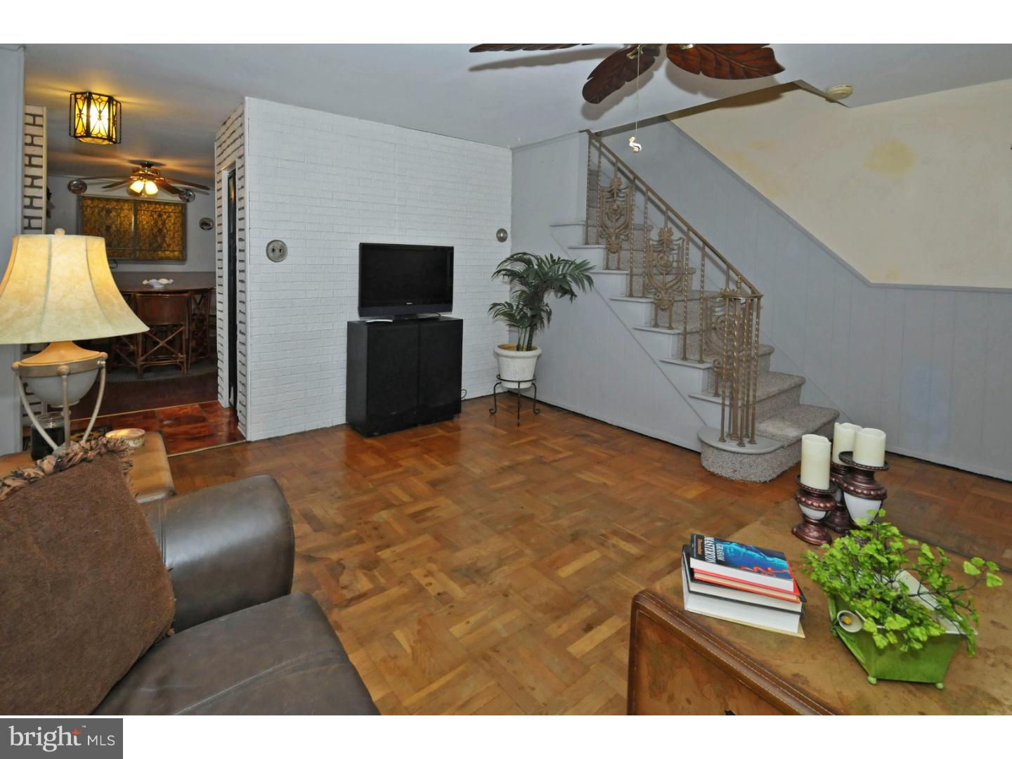 2827 Sebring Road Philadelphia, PA 19152 - Photo 6 of 25 Living Room