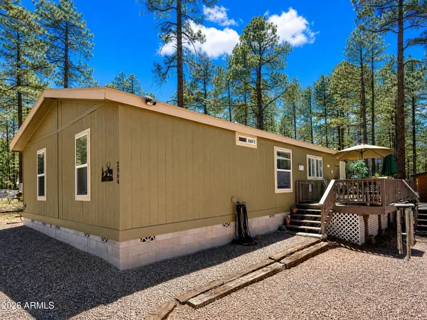 $320,000 | 2964 Teddy Bear Trail, Overgaard, AZ 85933
