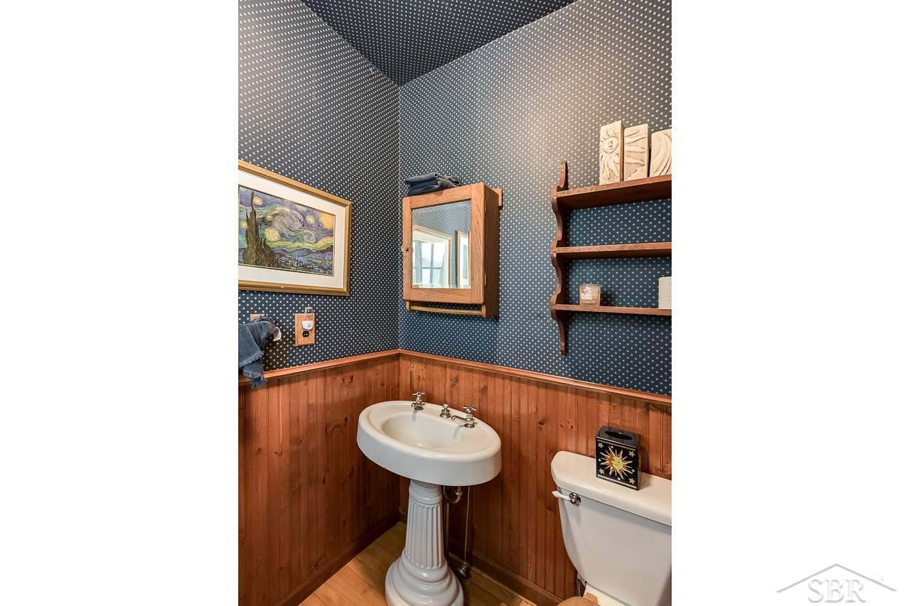 1907 5th Street Bay City, MI 48708 - Photo 15 of 29 Powder Room