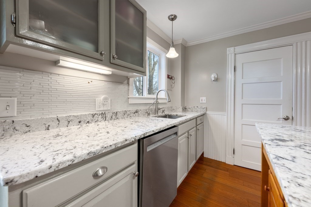 23 Old Street Randolph, MA 02368 - Photo 4 of 22