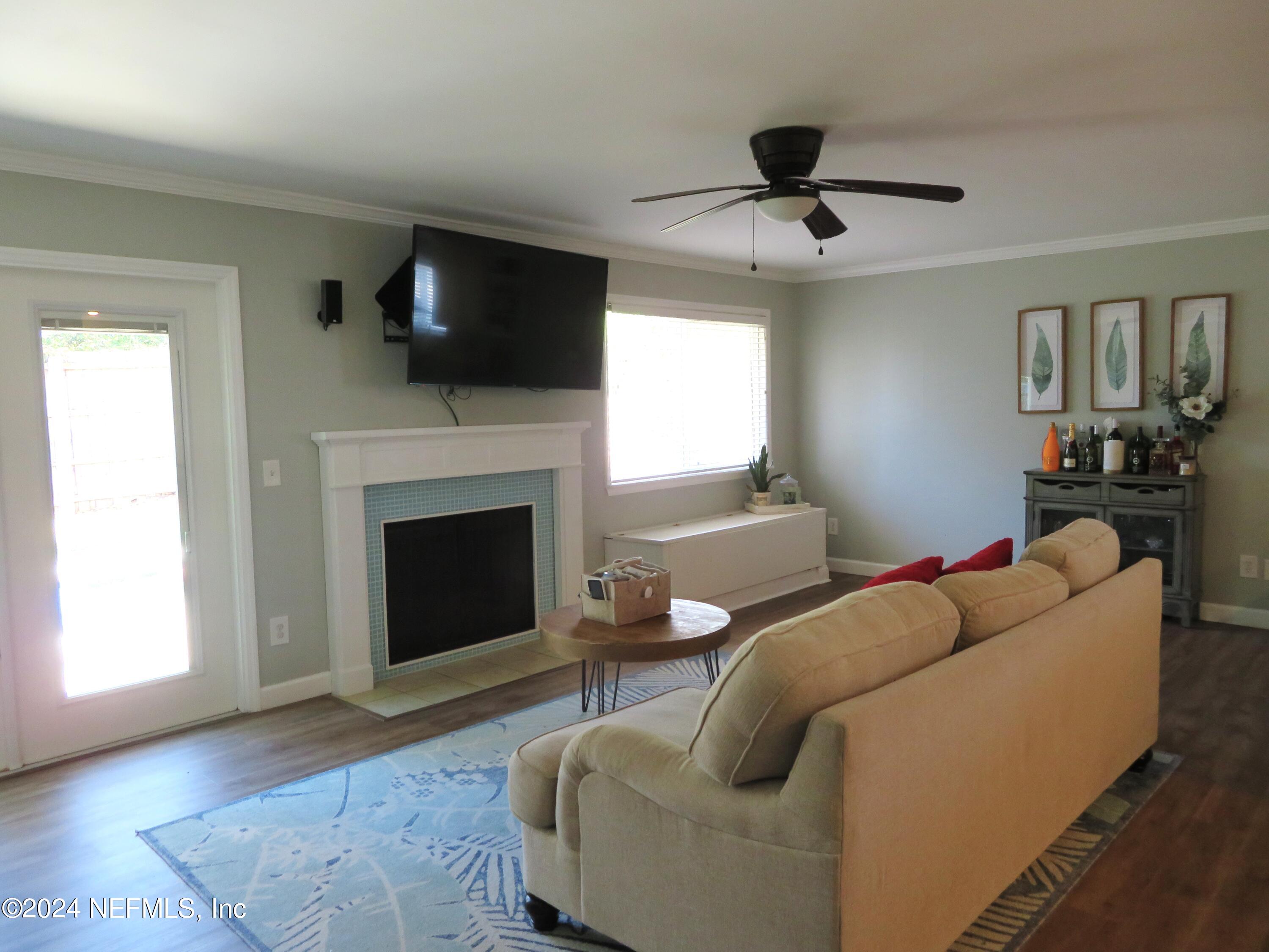 4426 Port Arthur Road Jacksonville, FL 32224 - Photo 3 of 20 Living Area