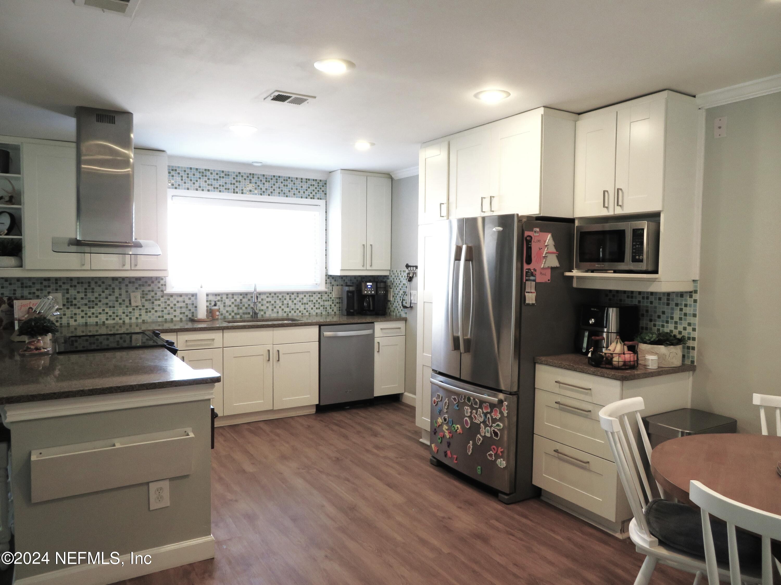 4426 Port Arthur Road Jacksonville, FL 32224 - Photo 6 of 20 Kitchen