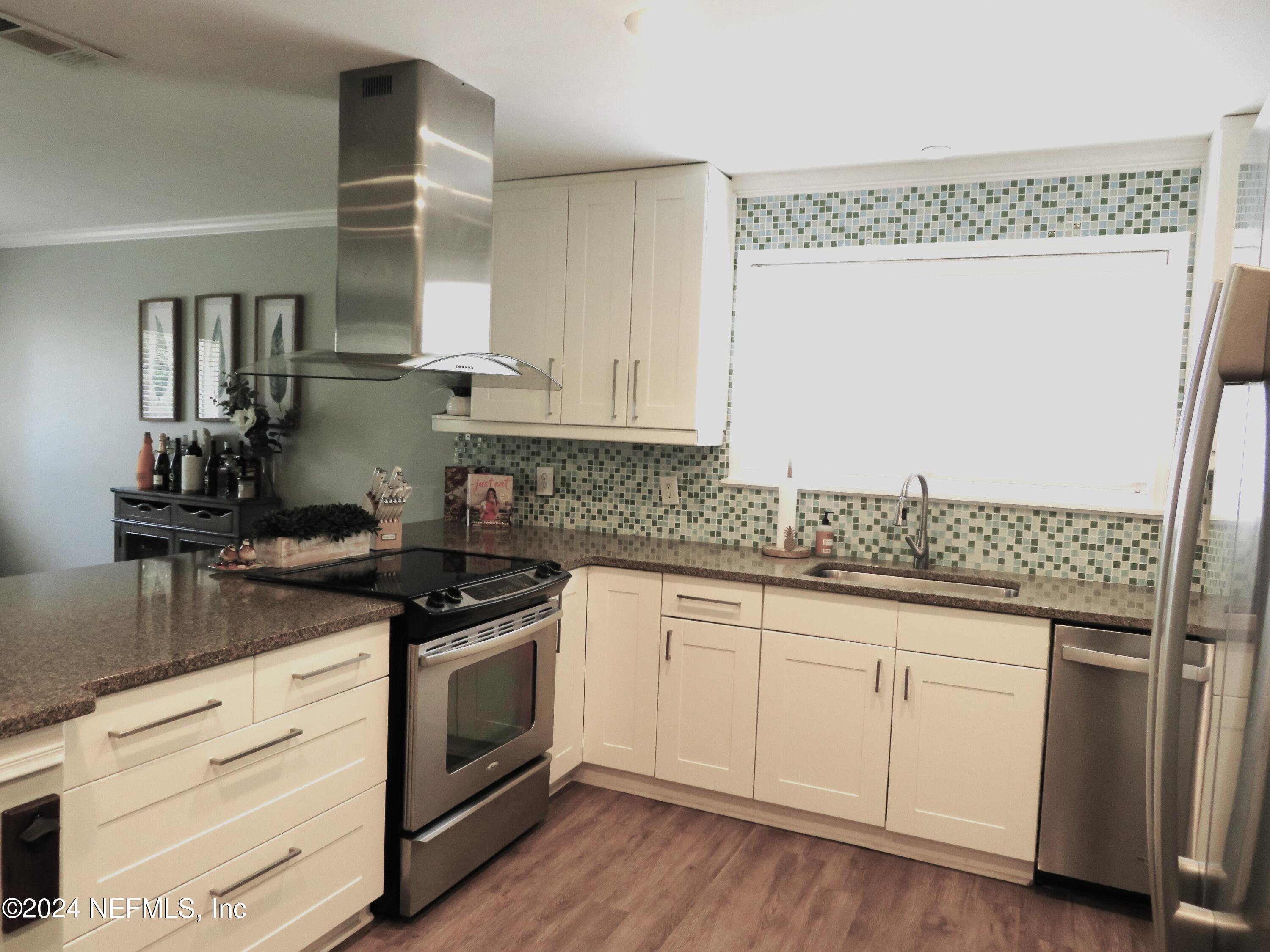 4426 Port Arthur Road Jacksonville, FL 32224 - Photo 7 of 20 Kitchen 2