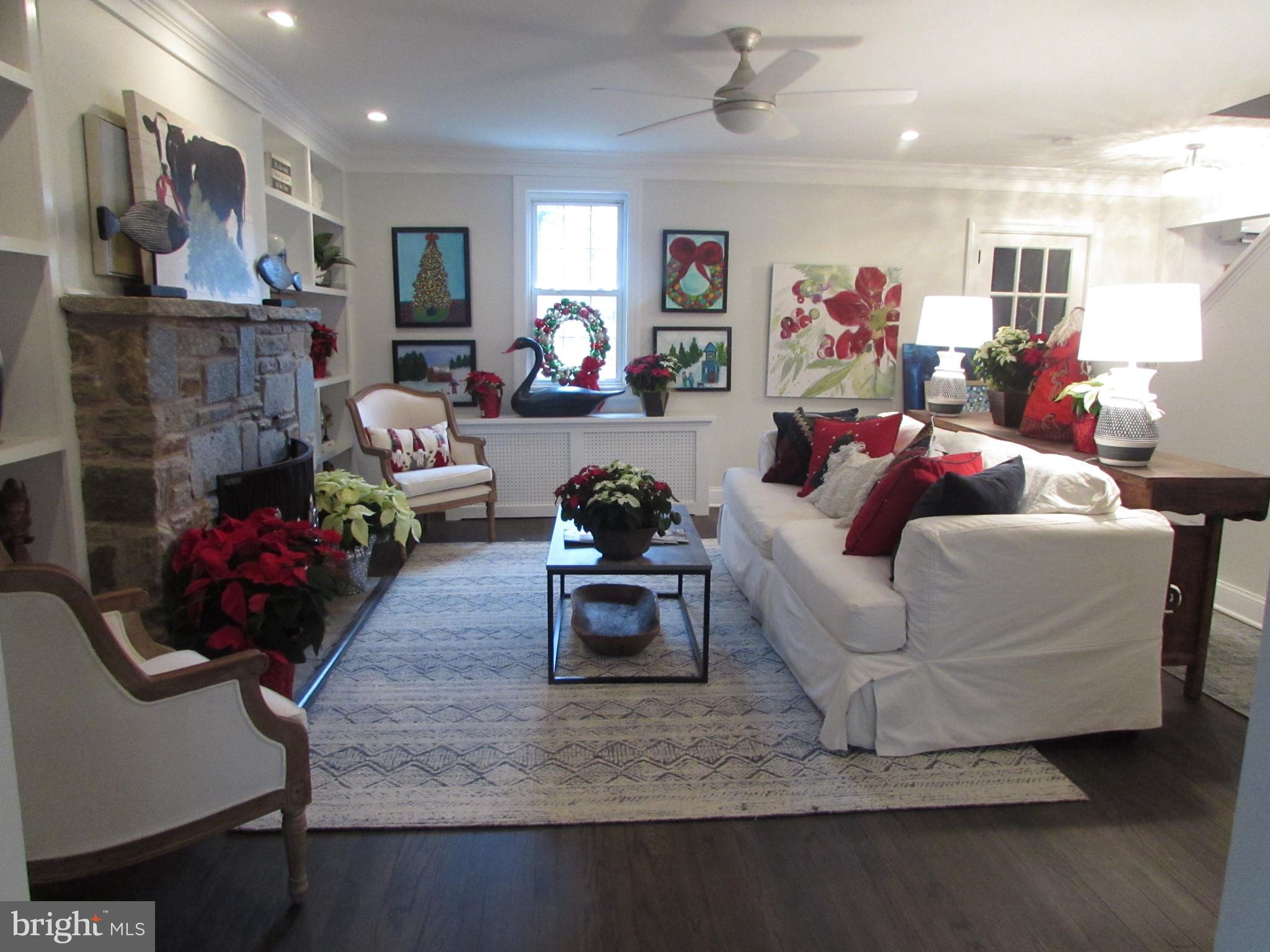 16308 Falls Road Upperco, MD 21155 - Photo 4 of 92 Merry and bright!