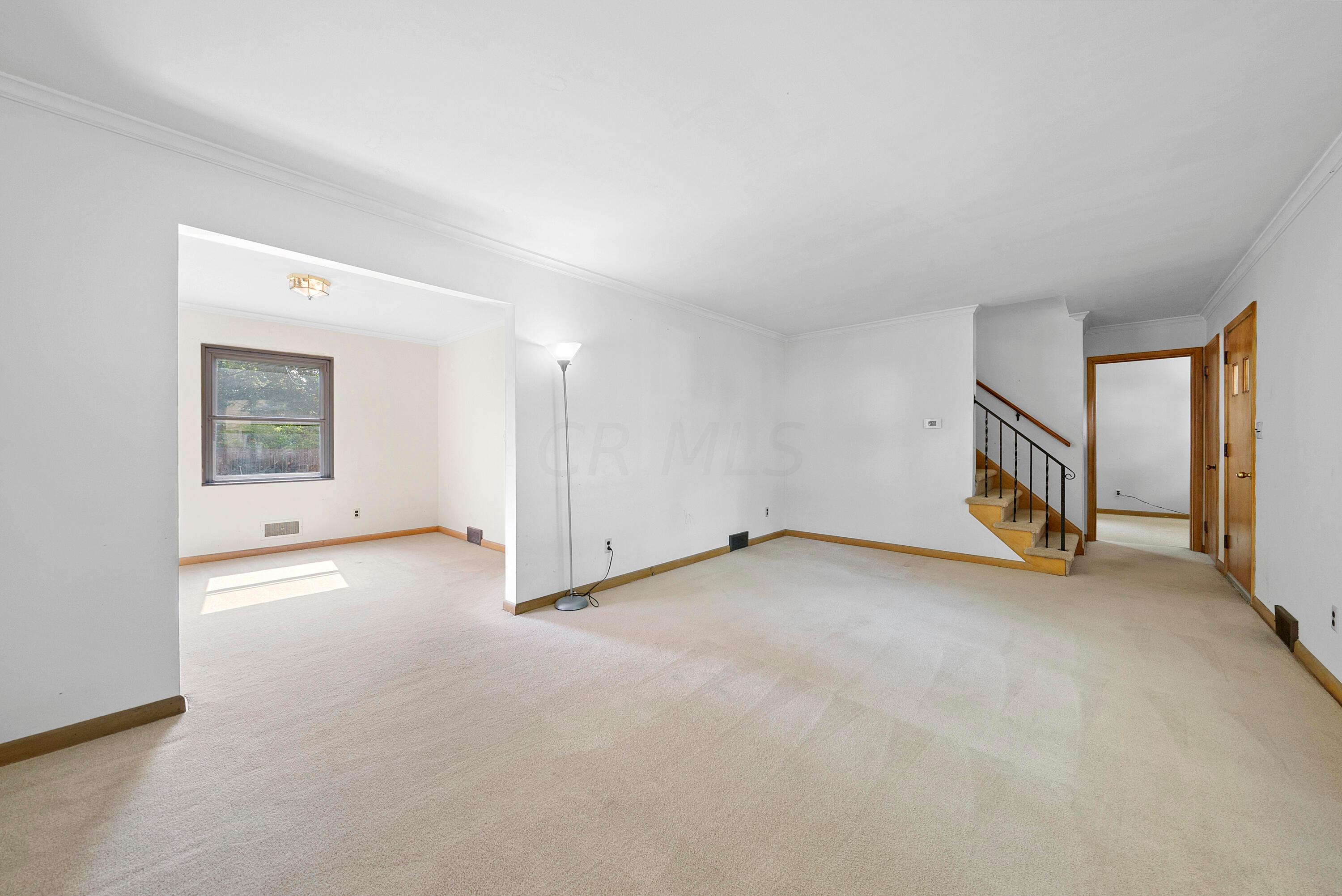 2676 Welsford Road Columbus, OH 43221 - Photo 5 of 30 DSC04049