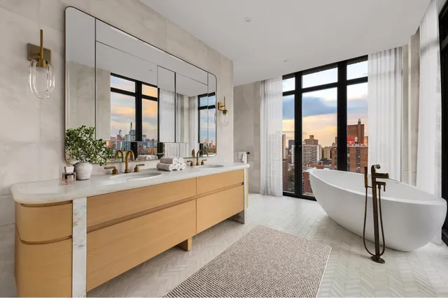 $13,000,000 | 2505 Broadway, Unit PH | Upper West Side